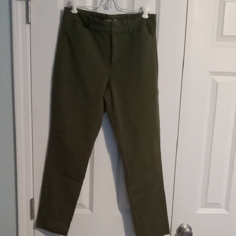 Old Navy Women's Olive Cropped Pants